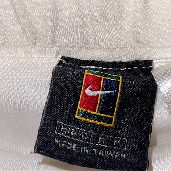 Nike Woman Short Size M - Picture 2 of 5